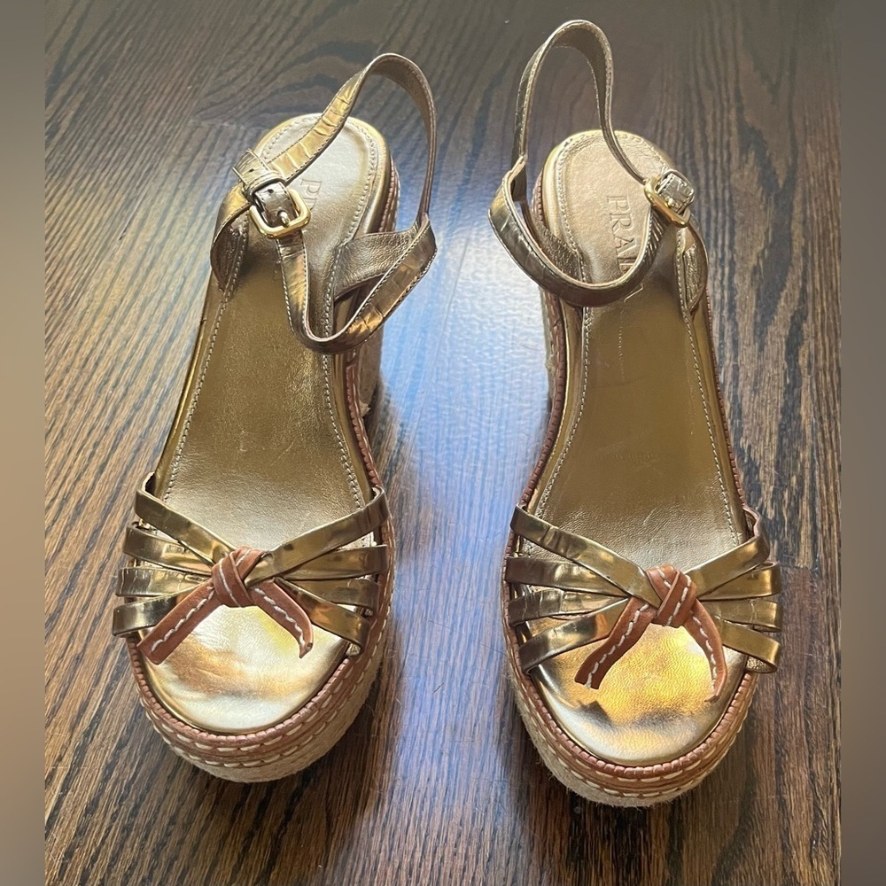 PRADA Patent Leather Espadrille Wedge Sandals Sz. 37 Gold/Brown Bow Accent